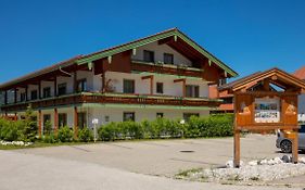 Aparthotel Chiemgaufuchs - Chiemgaukarte Neu Ab Mai 2025!